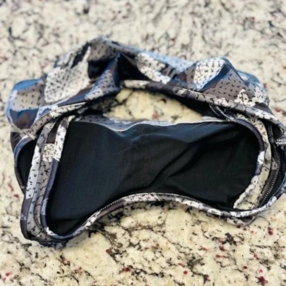 NWT MONO B Sports Bra Abstract Camo Black/Gray/White SIZES MEDIUM & LARGE - Picture 9 of 15